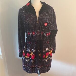 Size medium full zip floral ornate robe